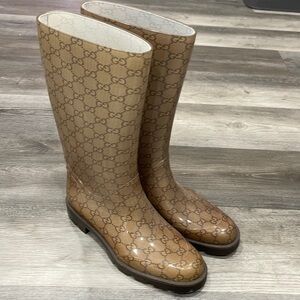 Womens Gucci monogram rain boots size 10